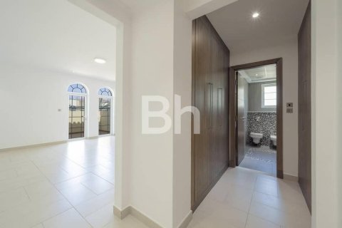 Villa in Jumeirah Park, Dubai 4 bedrooms, 403 sq.m. № 24883 - photo 11