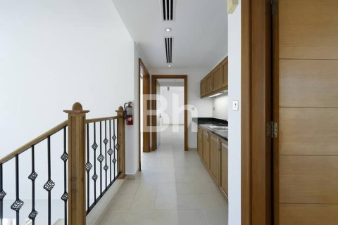 Villa in Jumeirah Park, Dubai 4 bedrooms, 403 sq.m. № 24883 - photo 14