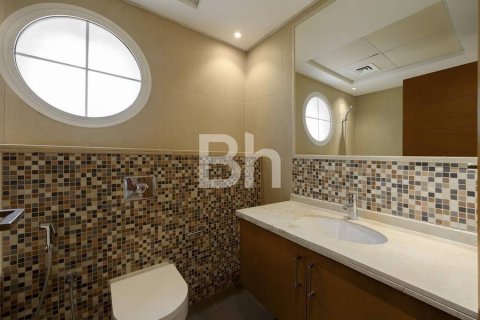 Villa in Jumeirah Park, Dubai 4 bedrooms, 403 sq.m. № 24883 - photo 15