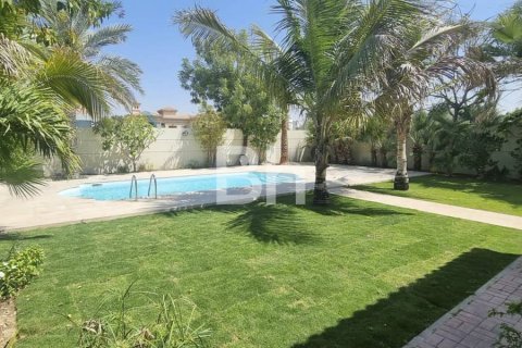 Villa in Jumeirah Park, Dubai 4 bedrooms, 403 sq.m. № 24883 - photo 3