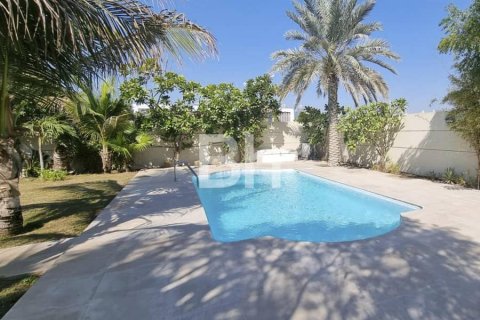 Villa in Jumeirah Park, Dubai 4 bedrooms, 403 sq.m. № 24883 - photo 23