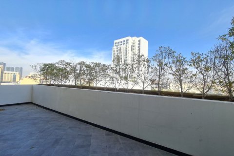 Apartment in CRYSTAL RESIDENCE in Jumeirah Village Circle, Dubai 2 bedrooms, 126 sq.m. № 111321 - photo 11