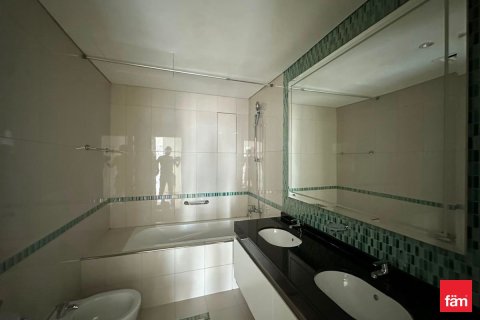 Снять в аренду квартиру в Дубай Марине, Дубай: 2 спальни, 128.5м², № 111294 - фото 3