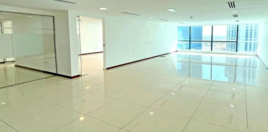 Bureau à Dubai, 91 m², № 112525