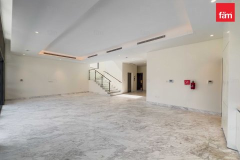 Снять в аренду виллу в Дубае: 4 спальни, 627м², № 60353 - фото 6