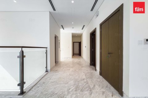 Снять в аренду виллу в Дубае: 4 спальни, 627м², № 60353 - фото 18