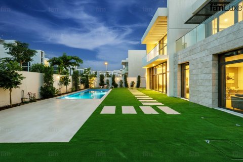 Villa in Dubai 4 bedrooms, 627 sq.m. № 60353