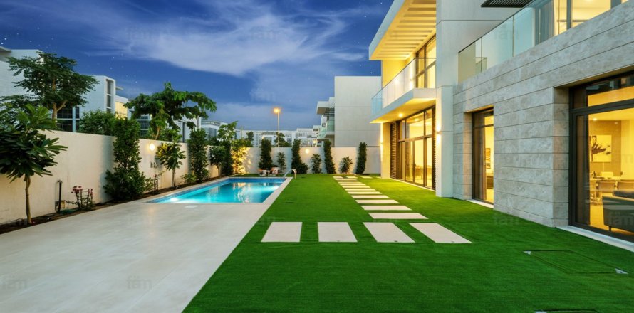 Villa en Dubai, 4 dormitorios, 627 m², № 60353