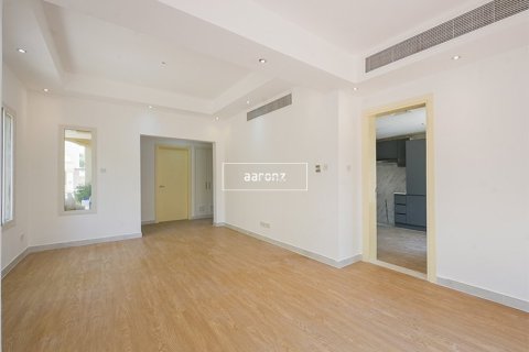 Villa in The Springs, Dubai 3 bedrooms, 367.1 sq.m. № 42583 - photo 1