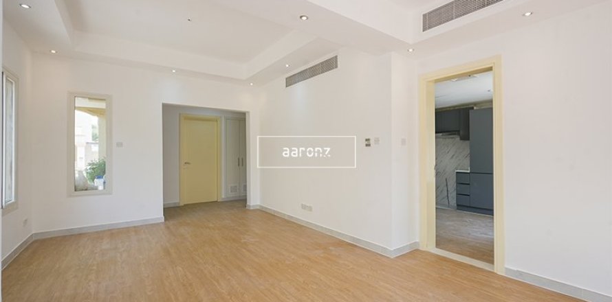 Villa in The Springs, Dubai 3 bedrooms, 367.1 sq.m. № 42583