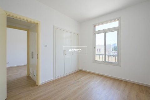 Villa in The Springs, Dubai 3 bedrooms, 367.1 sq.m. № 42583 - photo 10