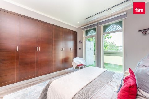 Villa in Jumeirah Park, Dubai 3 bedrooms, 679.9 sq.m. № 59541 - photo 19