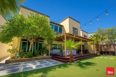 Villa in Jumeirah Park, Dubai 3 bedrooms, 679.9 sq.m. № 59541 - photo 7