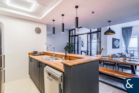 Apartment in Jumeirah Lake Towers, Dubai 1 bedroom, 139 sq.m. № 76244 - photo 9