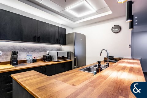 Apartment in Jumeirah Lake Towers, Dubai 1 bedroom, 139 sq.m. № 76244 - photo 7