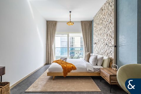 Apartment in Jumeirah Lake Towers, Dubai 1 bedroom, 139 sq.m. № 76244 - photo 1