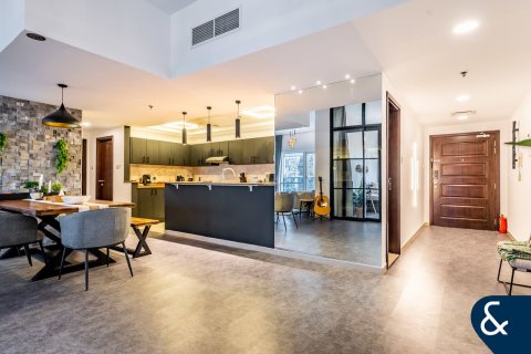 Apartment in Jumeirah Lake Towers, Dubai 1 bedroom, 139 sq.m. № 76244 - photo 12