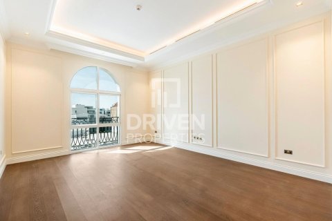 Villa in Al Wasl, Dubai 7 bedrooms, 1372 sq.m. № 20054 - photo 11