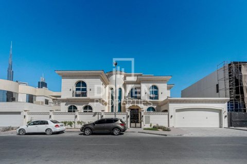 Villa in Al Wasl, Dubai 7 bedrooms, 1372 sq.m. № 20054 - photo 1