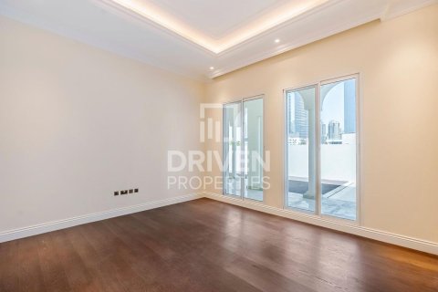 Villa in Al Wasl, Dubai 7 bedrooms, 1372 sq.m. № 20054 - photo 23