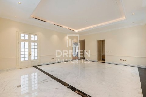 Villa in Al Wasl, Dubai 7 bedrooms, 1372 sq.m. № 20054 - photo 17