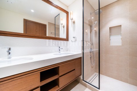 Apartment in Dubai Harbour, Dubai 2 bedrooms, 111.66940600 sq.m. № 63624 - photo 13