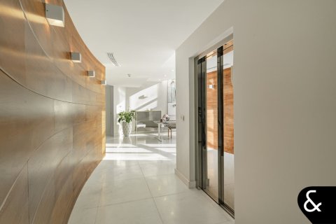 Penthouse in Dubai Marina, Dubai 4 bedrooms, 1089 sq.m. № 98639 - photo 24