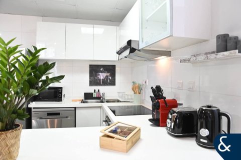 Apartment in Marina Wharf, Dubai Marina, Dubai 2 bedrooms, 71 sq.m. № 98640 - photo 9