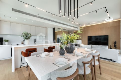 Apartamento en EMAAR Beachfront, Dubai Harbour, Dubai, 3 dormitorios, 195 m², № 104736