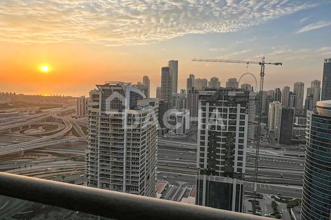 Apartamento en Jumeirah Lake Towers, Dubai, 1 dormitorio, 70 m², № 104740