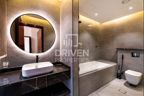 Duplex in Central Park Tower, DIFC, Dubai 2 bedrooms, 165 sq.m. № 136353 - photo 11