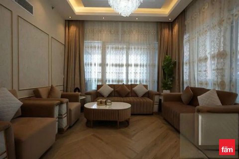 Apartment in Al Kifaf, Dubai 2 bedrooms, 123.6 sq.m. № 70410 - photo 1