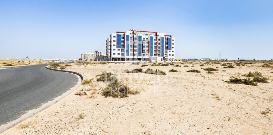 Land in Dubai 4188 sq.m. № 87285