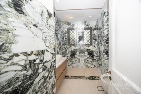 Снять в аренду квартиру в Old Town, Дубай: 2 спальни, 179м², № 90782 - фото 24