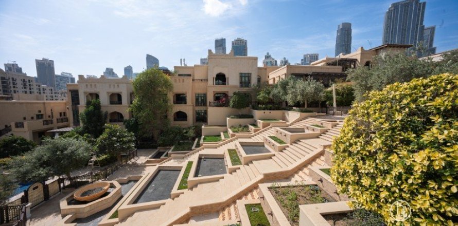 Квартира в Old Town, Дубай, 2 спальни, 179м², № 90782