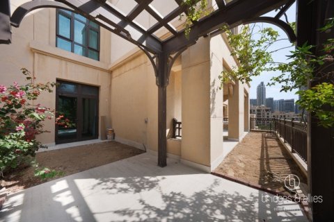 Снять в аренду квартиру в Old Town, Дубай: 2 спальни, 179м², № 90782 - фото 17