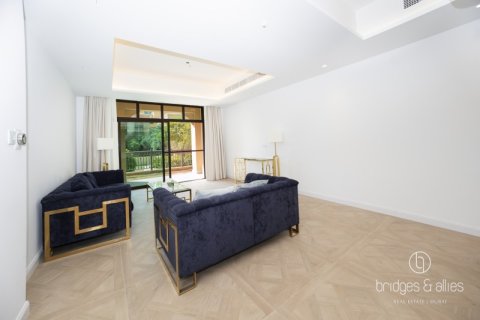 Снять в аренду квартиру в Old Town, Дубай: 2 спальни, 179м², № 90782 - фото 8