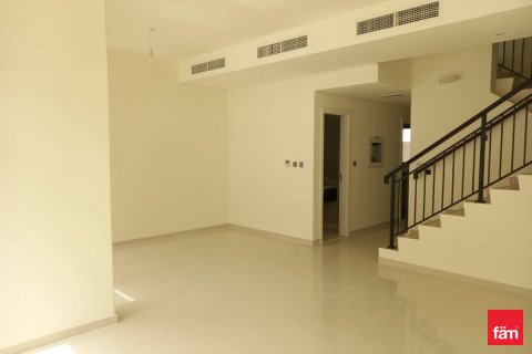 Таунхаус в Дубае, 3 спальни, 226.5м², № 89359