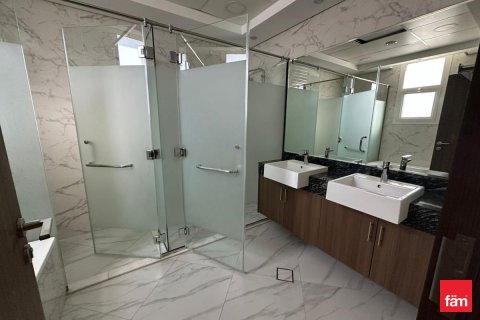 Снять в аренду виллу в Al Furjan, Дубай: 5 спален, 600м², № 89357 - фото 10