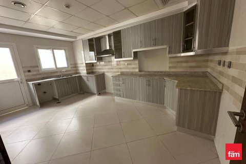 Снять в аренду виллу в Al Furjan, Дубай: 5 спален, 600м², № 89357 - фото 7