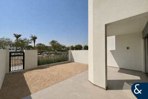 Купить таунхаус в The Valley, Дубай: 3 спальни, 192м², № 98380 - фото 2