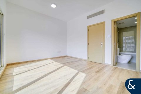 Купить таунхаус в Джумейра Вилладж Серкл, Дубай: 4 спальни, 365м², № 98376 - фото 9