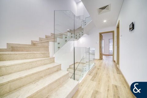 Купить таунхаус в Джумейра Вилладж Серкл, Дубай: 4 спальни, 365м², № 98376 - фото 7