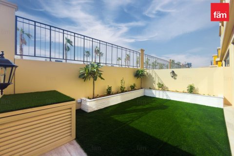 Townhouse in Dubai 5 bedrooms, 219.7 sq.m. № 137927 - photo 8