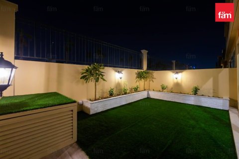 Townhouse in Dubai 5 bedrooms, 219.7 sq.m. № 137927 - photo 10