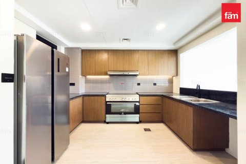 Townhouse in Dubai 5 bedrooms, 219.7 sq.m. № 137927 - photo 6