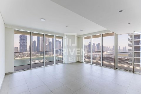 Apartment in EMAAR Beachfront, Dubai Harbour, Dubai 3 bedrooms, 190.73 sq.m. № 128499