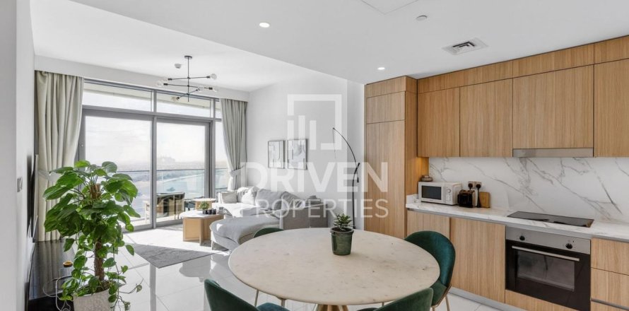 Apartment in EMAAR Beachfront, Dubai Harbour, Dubai 2 bedrooms, 105.63 sq.m. № 128498