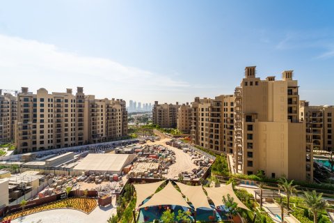 Квартира в Умм-Сукейме, Дубай, 3 спальни, 172м², № 97009