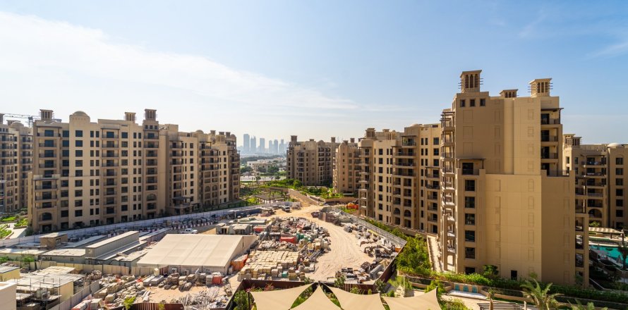 Квартира в Умм-Сукейме, Дубай, 3 спальни, 172м², № 97009